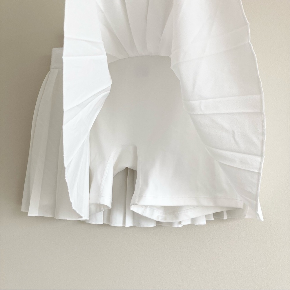 Medium Rare Nike Victory Pleated White Mini Skirt - Picture 4 of 15